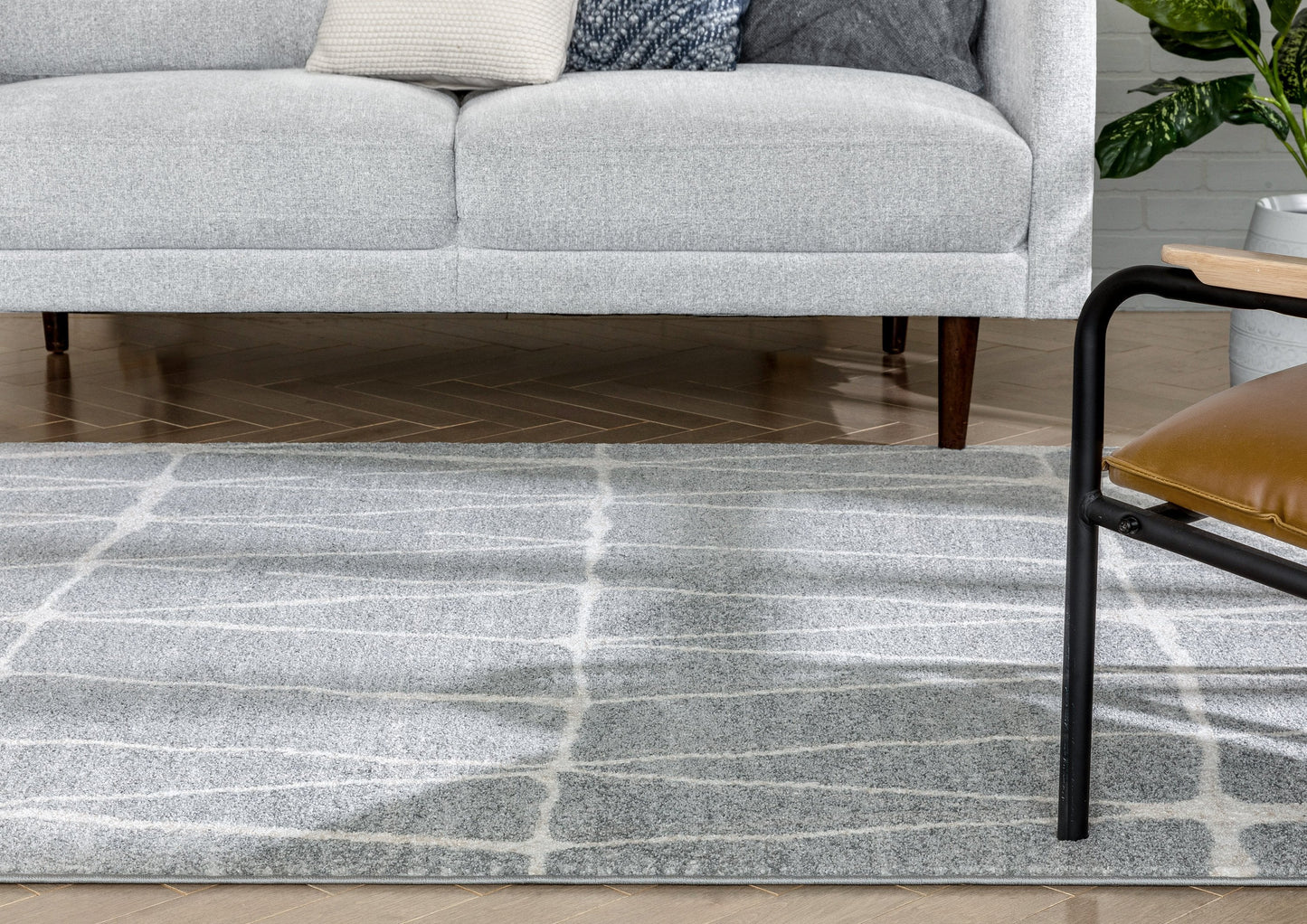 Crisscross Nordic Geometric Pattern Grey Rug SE-317