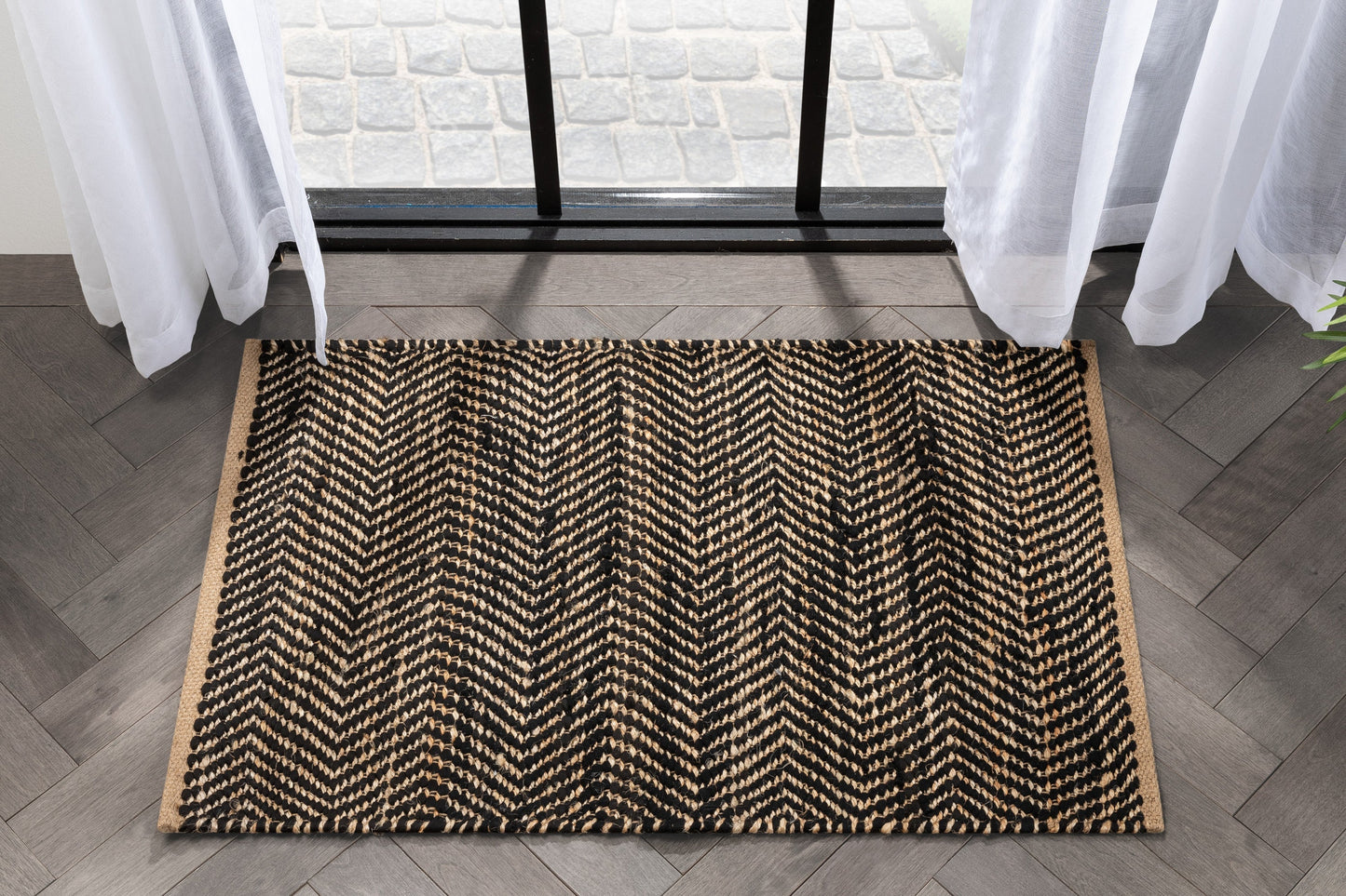 Willow Jute Chevron Natural Black Hand-Woven Chunky-Textured Rug SUR-13