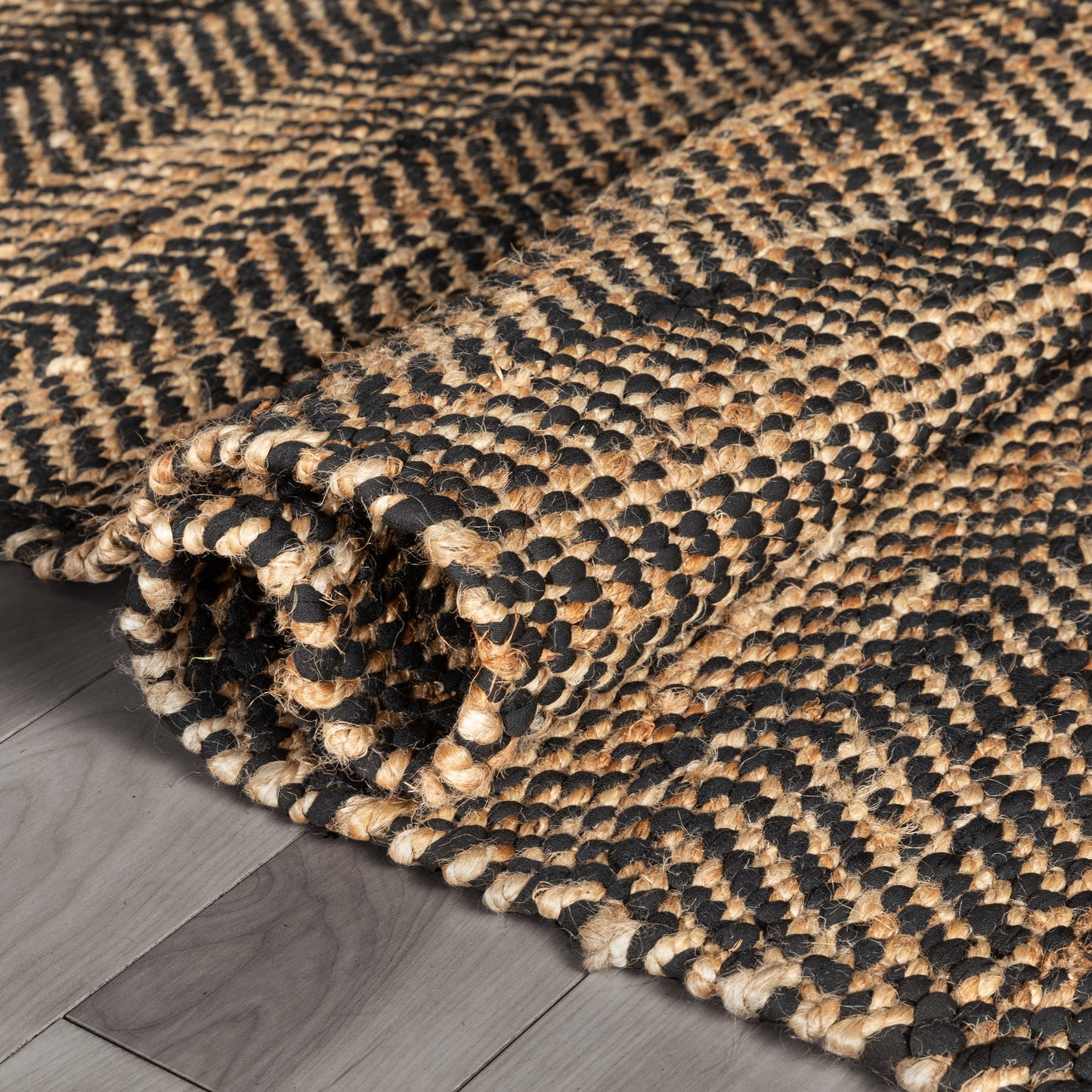 Willow Jute Chevron Natural Black Hand-Woven Chunky-Textured Rug SUR-13