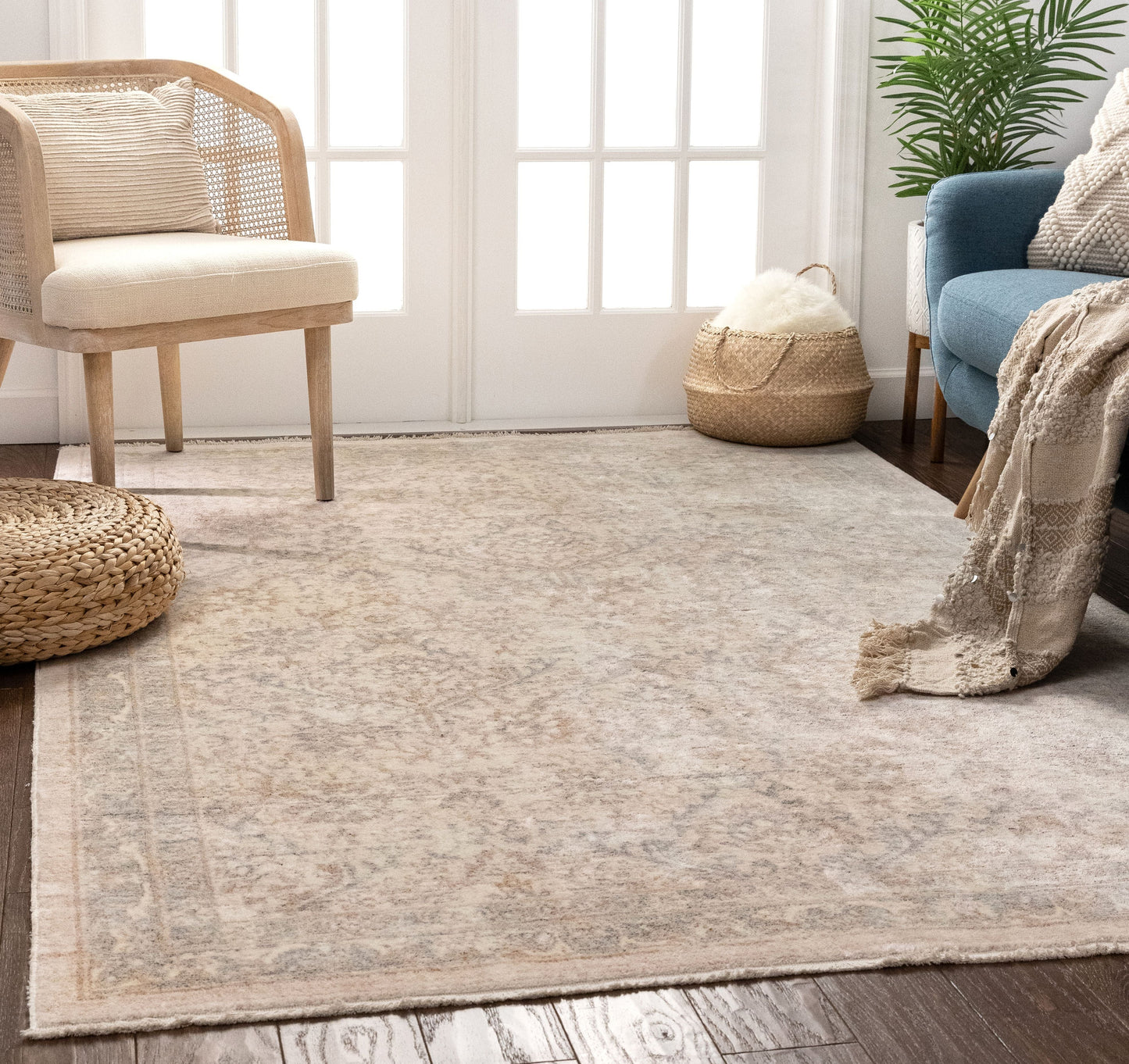 Zocalo Global Vintage Oriental Distressed Cream Rug TIV-22