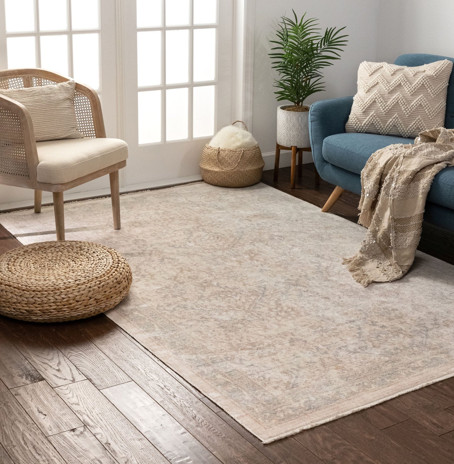 Zocalo Global Vintage Oriental Distressed Cream Rug TIV-22