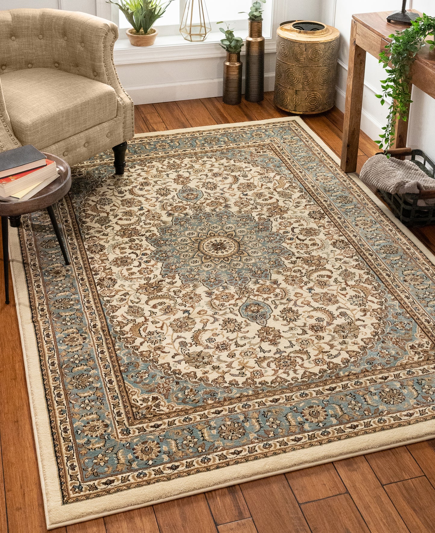 Aviva Ivory Traditional Rug 3642