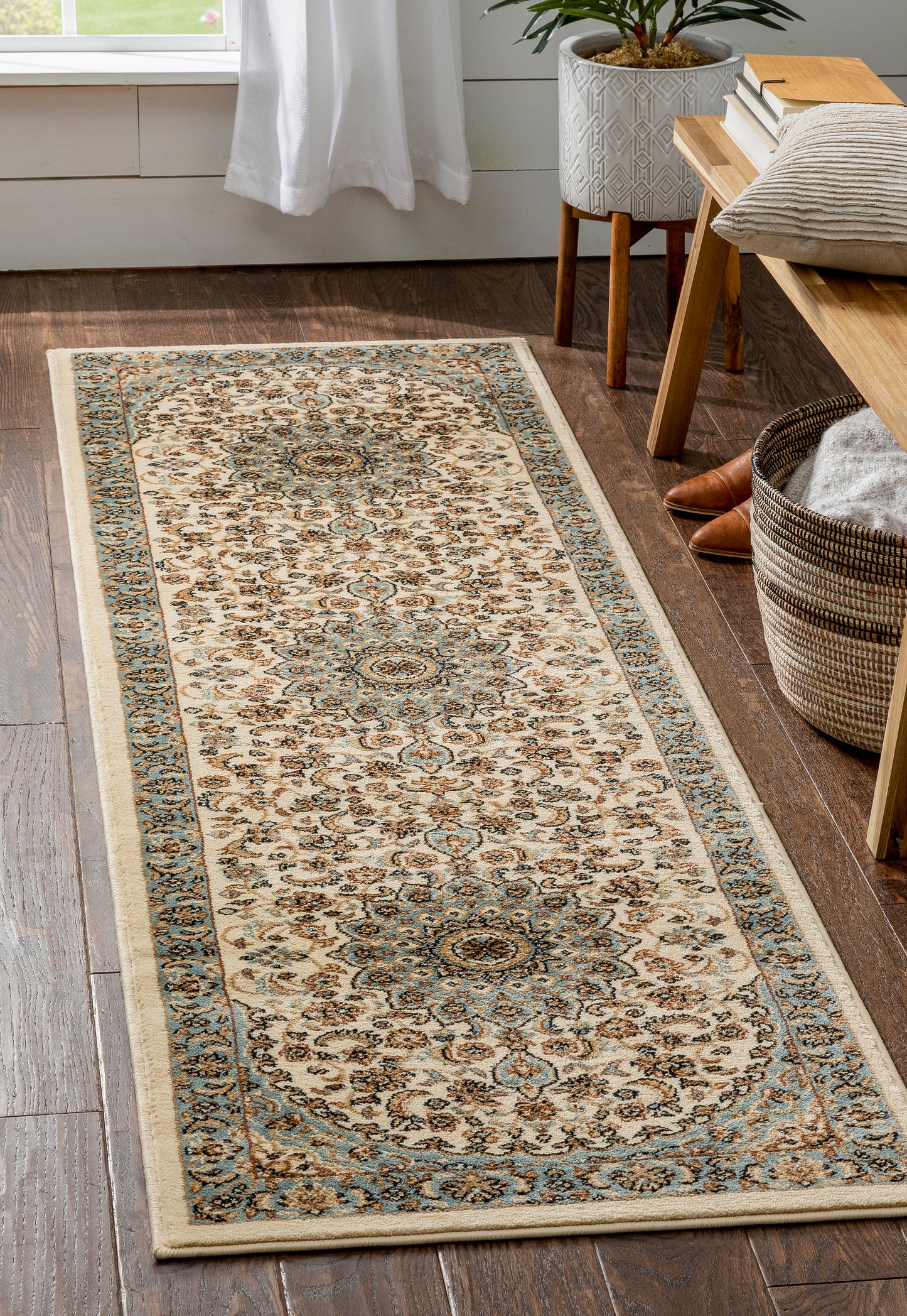 Aviva Ivory Traditional Rug 3642