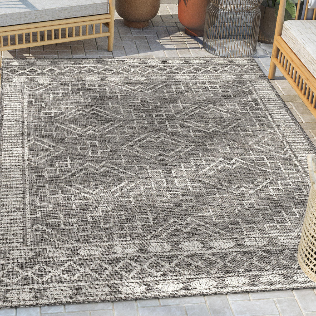 Quay Tribal Diamond Black Indoor/Outdoor Rug MED-203