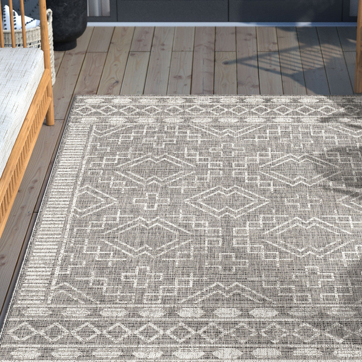 Quay Tribal Diamond Black Indoor/Outdoor Rug MED-203
