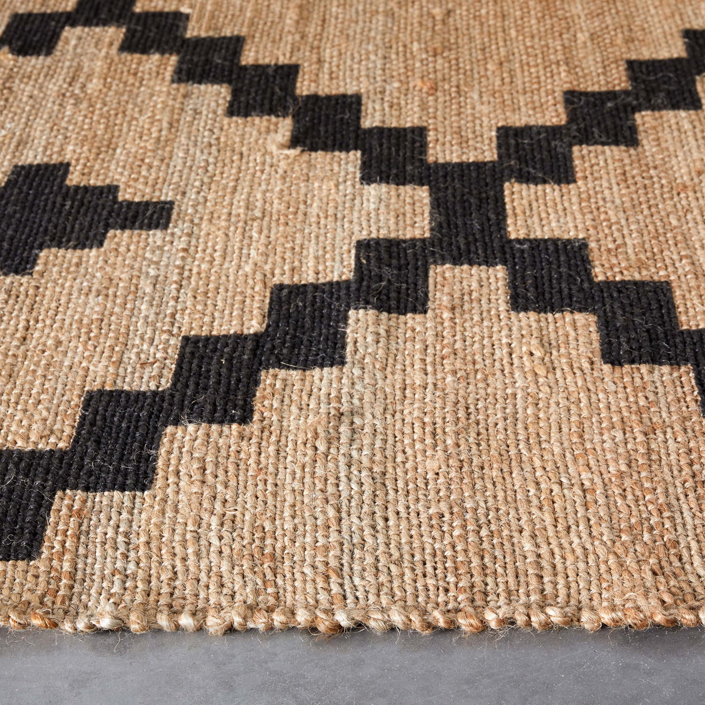 Rabia Jute Tribal Natural Black Hand-Woven Chunky-Textured Rug SAB-12