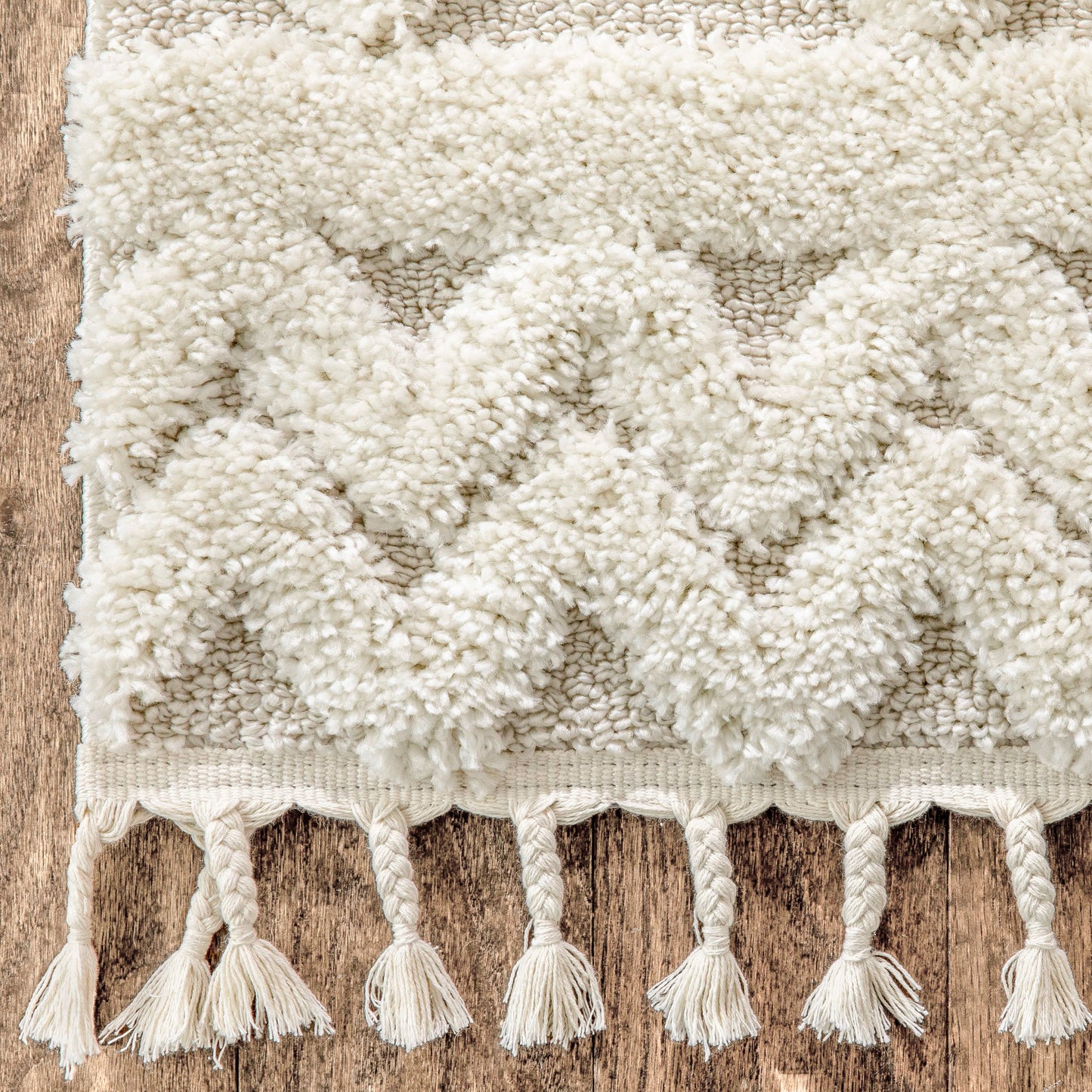 Austen Ivory Vintage Diamond Pattern Ivory Farmhouse Rug SAL-142