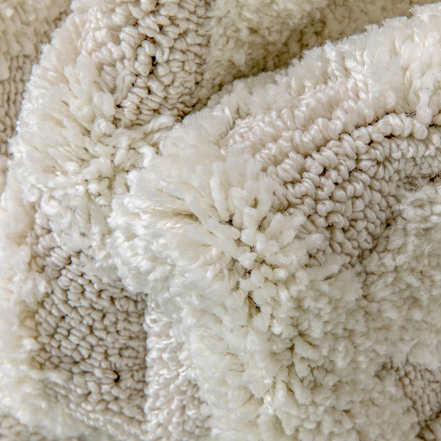Austen Ivory Vintage Diamond Pattern Ivory Farmhouse Rug SAL-142