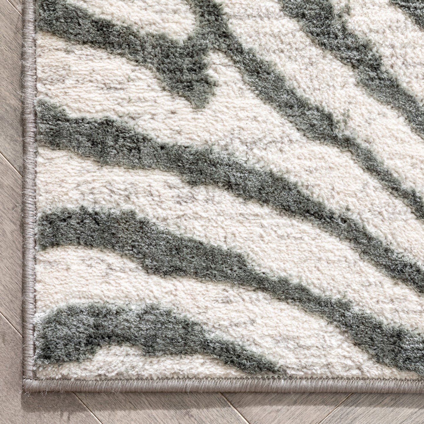 Asiya Modern Geometric Ivory High-Low Rug ANT-22