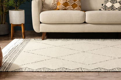 Kippa Moroccan Diamond Pattern Beige Kilim-Style Rug CHA-52