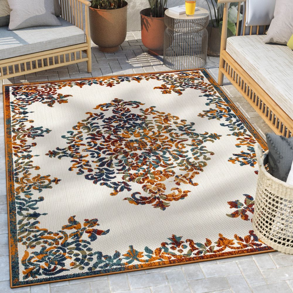 Arid Modern Medallion Persian Indoor/Outdoor Ivory High-Low Rug DO-502