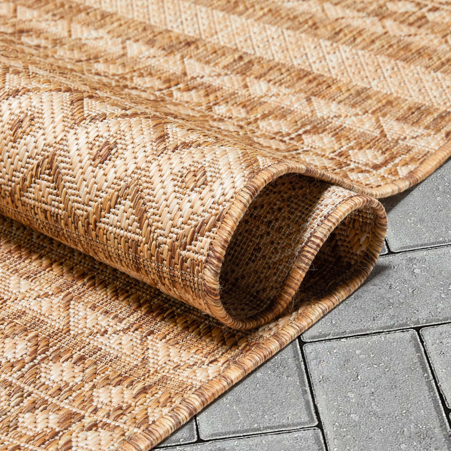 Arwen Tribal Indoor/Outdoor Brown Textured Rug FAL-18
