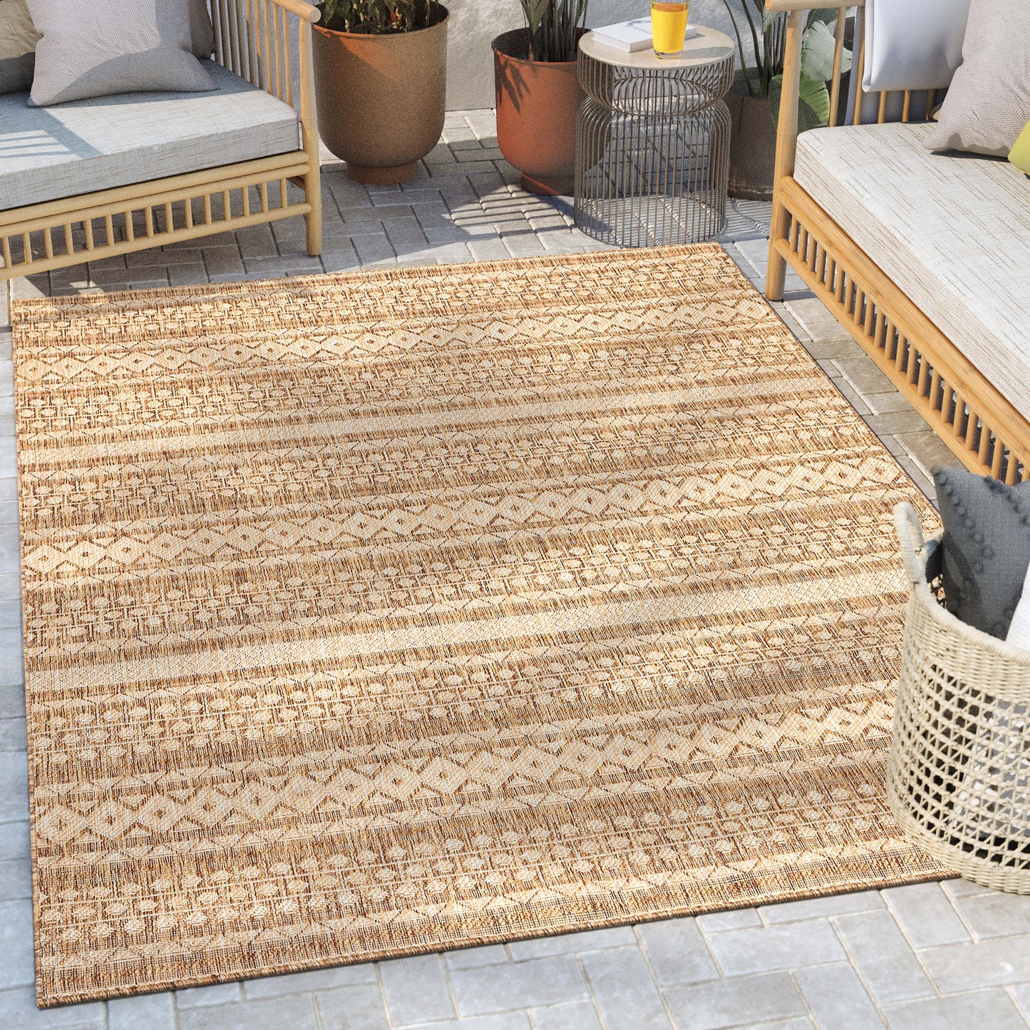 Arwen Tribal Indoor/Outdoor Brown Textured Rug FAL-18