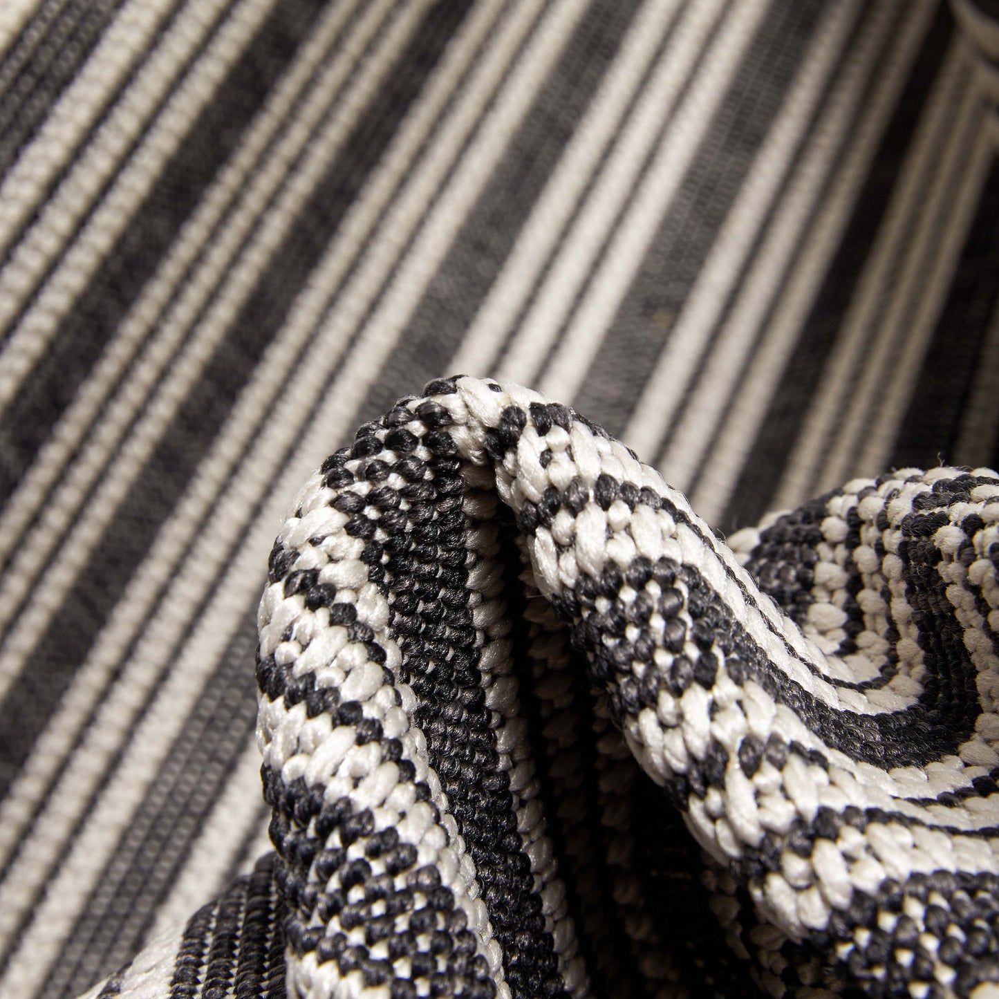 Frankie Modern Stripes Indoor/Outdoor Black Textured Rug FAL-23