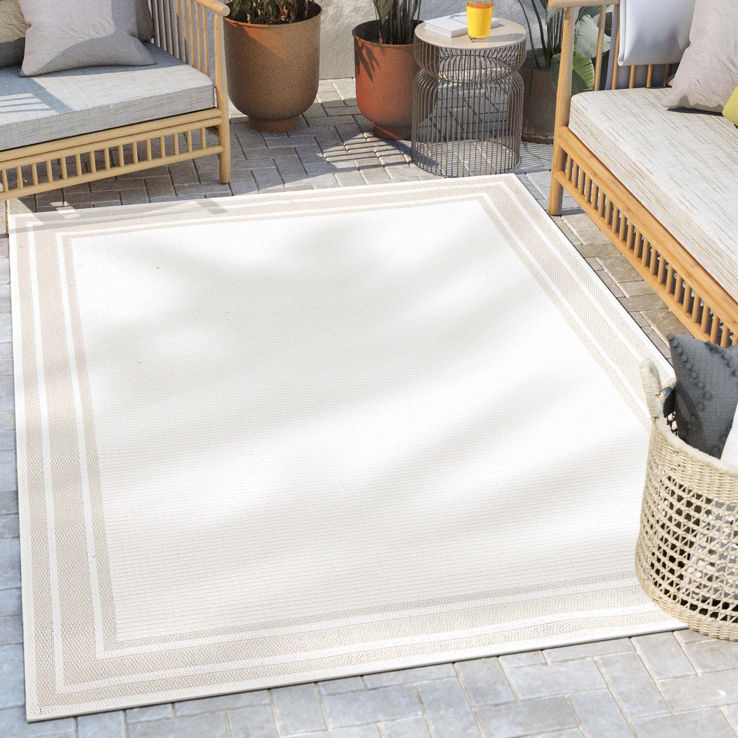 Perry Solid Border Pattern Indoor/Outdoor Ivory Textured Rug FAL-32