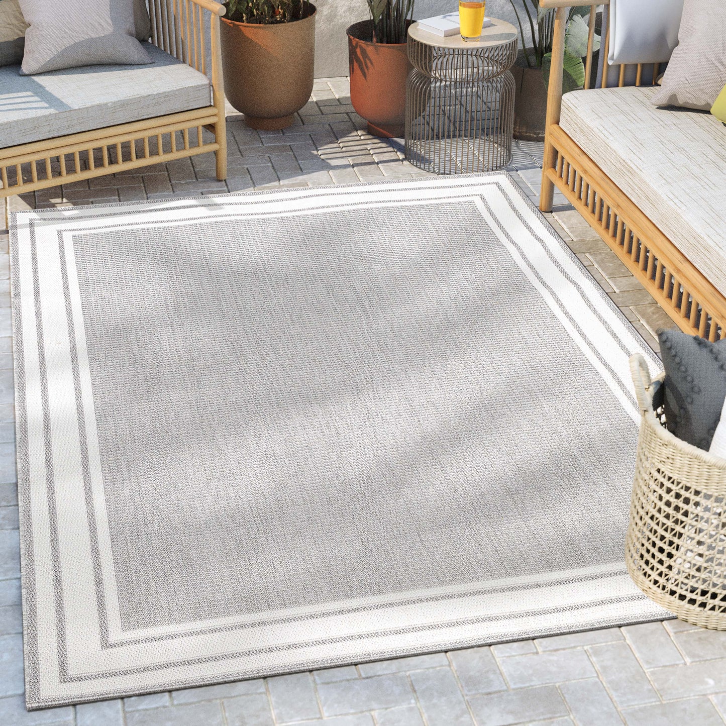 Perry Solid Border Pattern Indoor/Outdoor Grey Textured Rug FAL-37