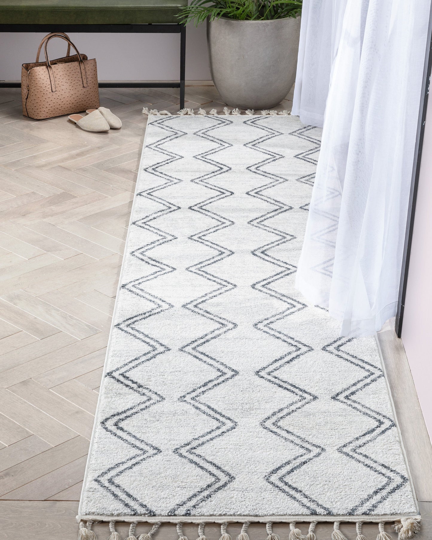 Reeve Modern Chevron Zig-Zag Grey Ivory Kids Rug KEN-37