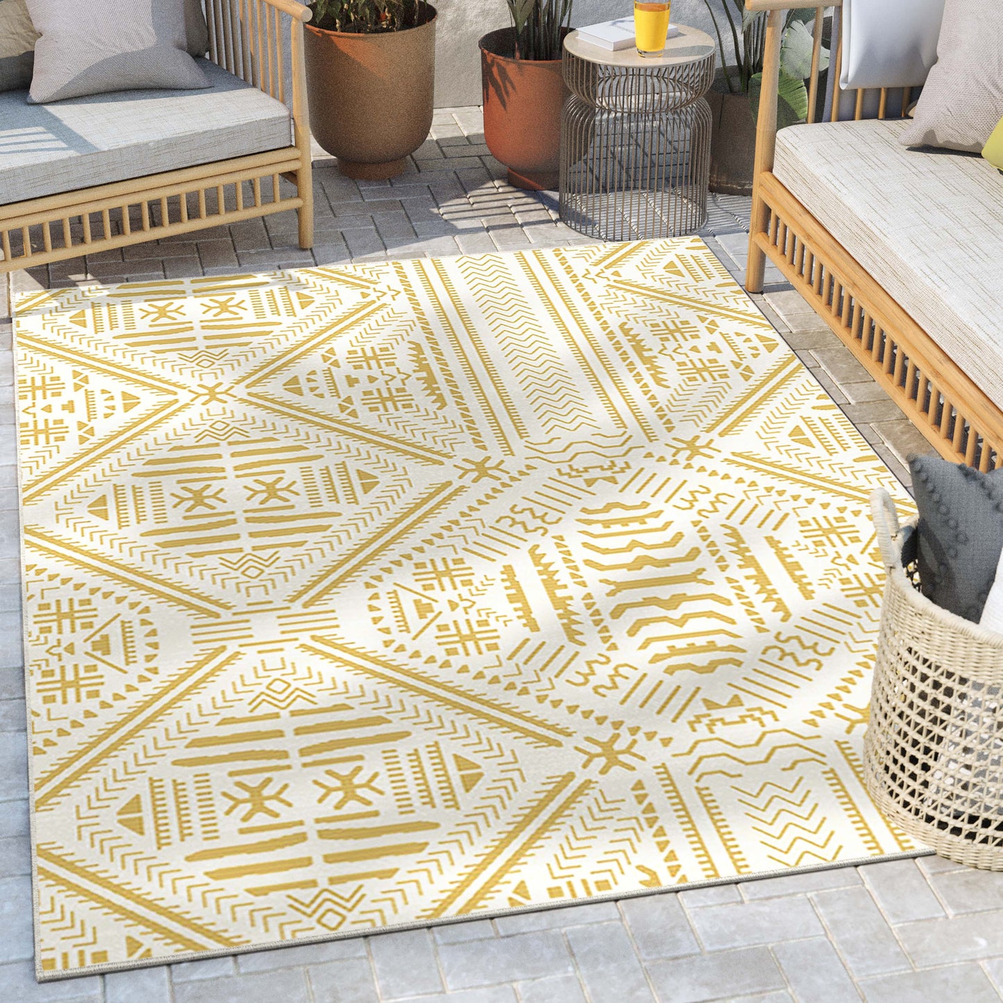 Linden Modern Stripes Indoor/Outdoor Yellow Flat-Weave Rug MED-161