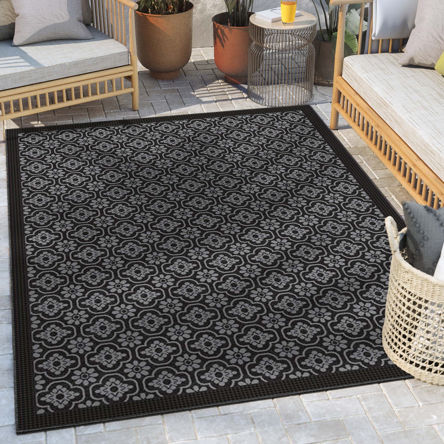 Manola Moroccan Trellis Indoor/Outdoor Black Flat-Weave Rug MED-233