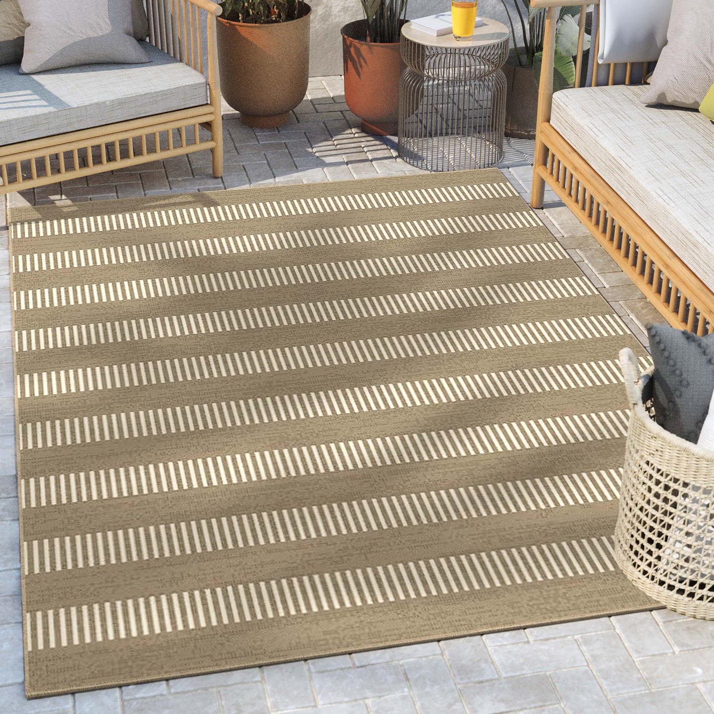Stria Modern Stripes Indoor/Outdoor Beige Flat-Weave Rug MED-242