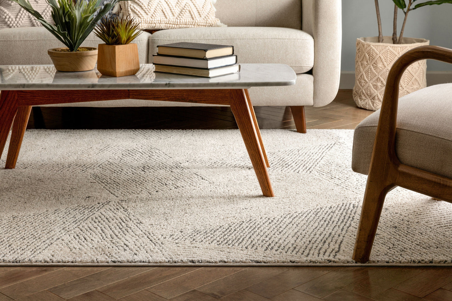 Enzo Tribal Geometric Lines Beige Distressed High-Low Rug MG-112