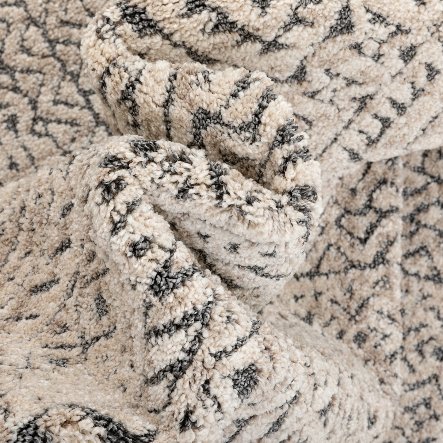 Lyre Tribal Mosaic Tile-Work Beige Distressed High-Low Rug MG-192