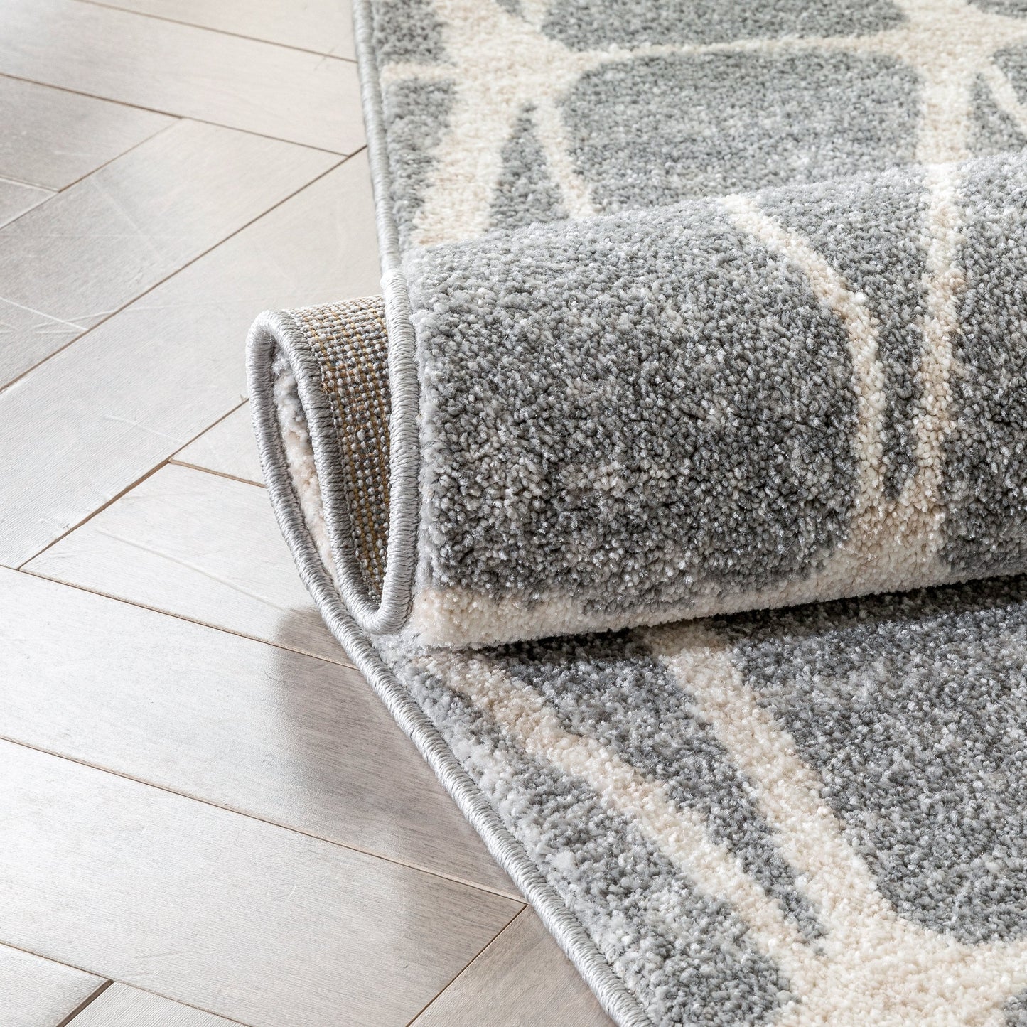 Crisscross Nordic Geometric Pattern Grey Rug SE-317