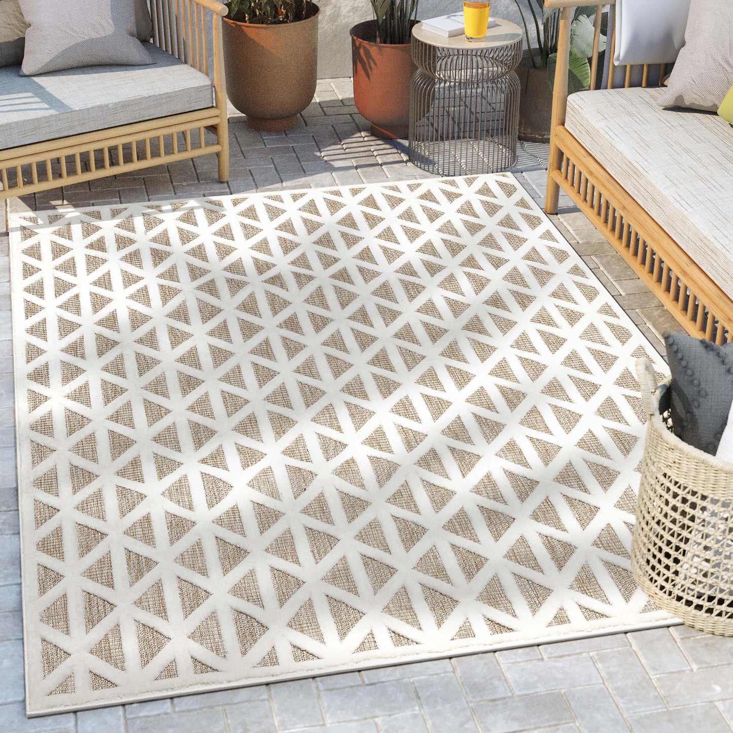 Ciel Modern Geometric Indoor/Outdoor Brown High-Low Rug SIL-18