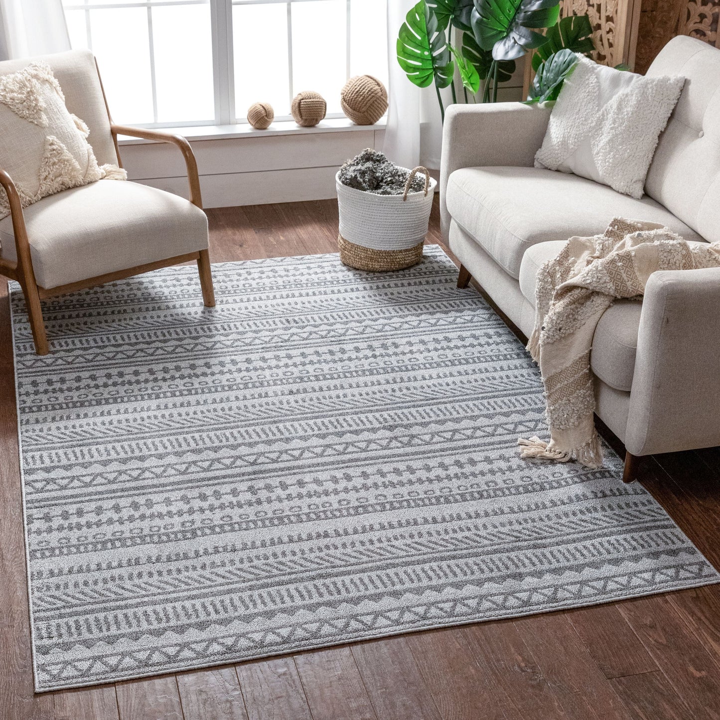 Easton Grey Modern Geometric Rug VR-17