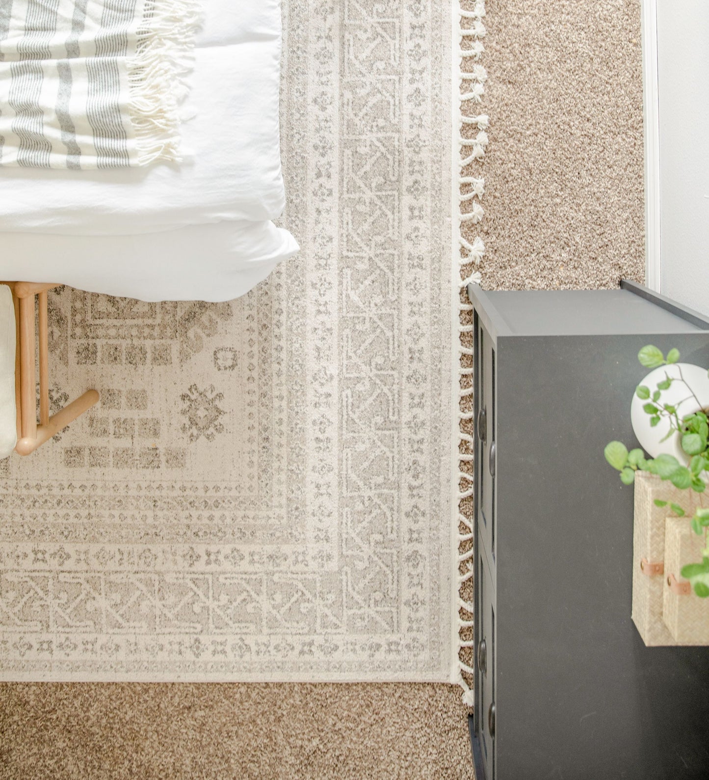 Carina Tribal Medallion Beige Kilim-Style Rug LDL-152