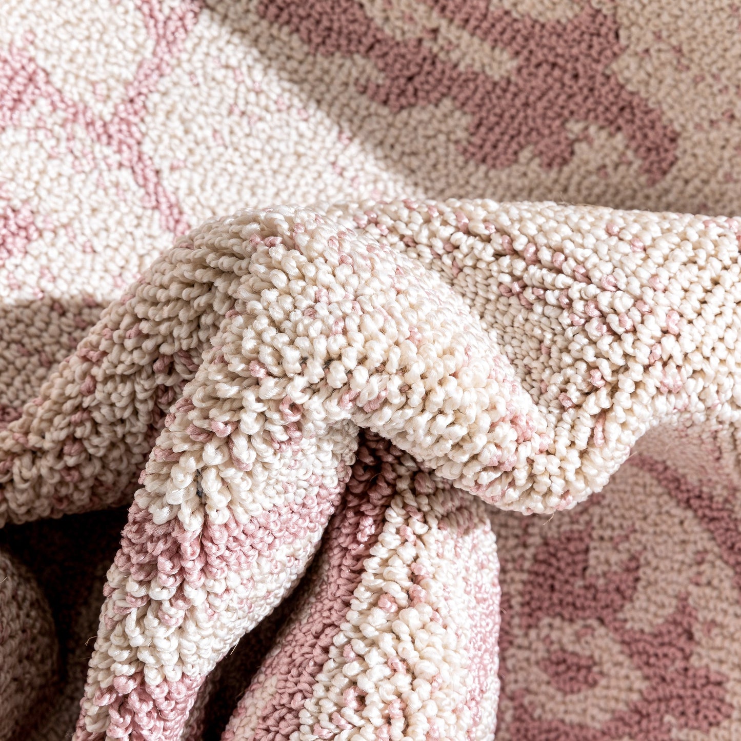 Valentina Oriental Medallion Pattern Blush Kilim-Style RugLDL-249